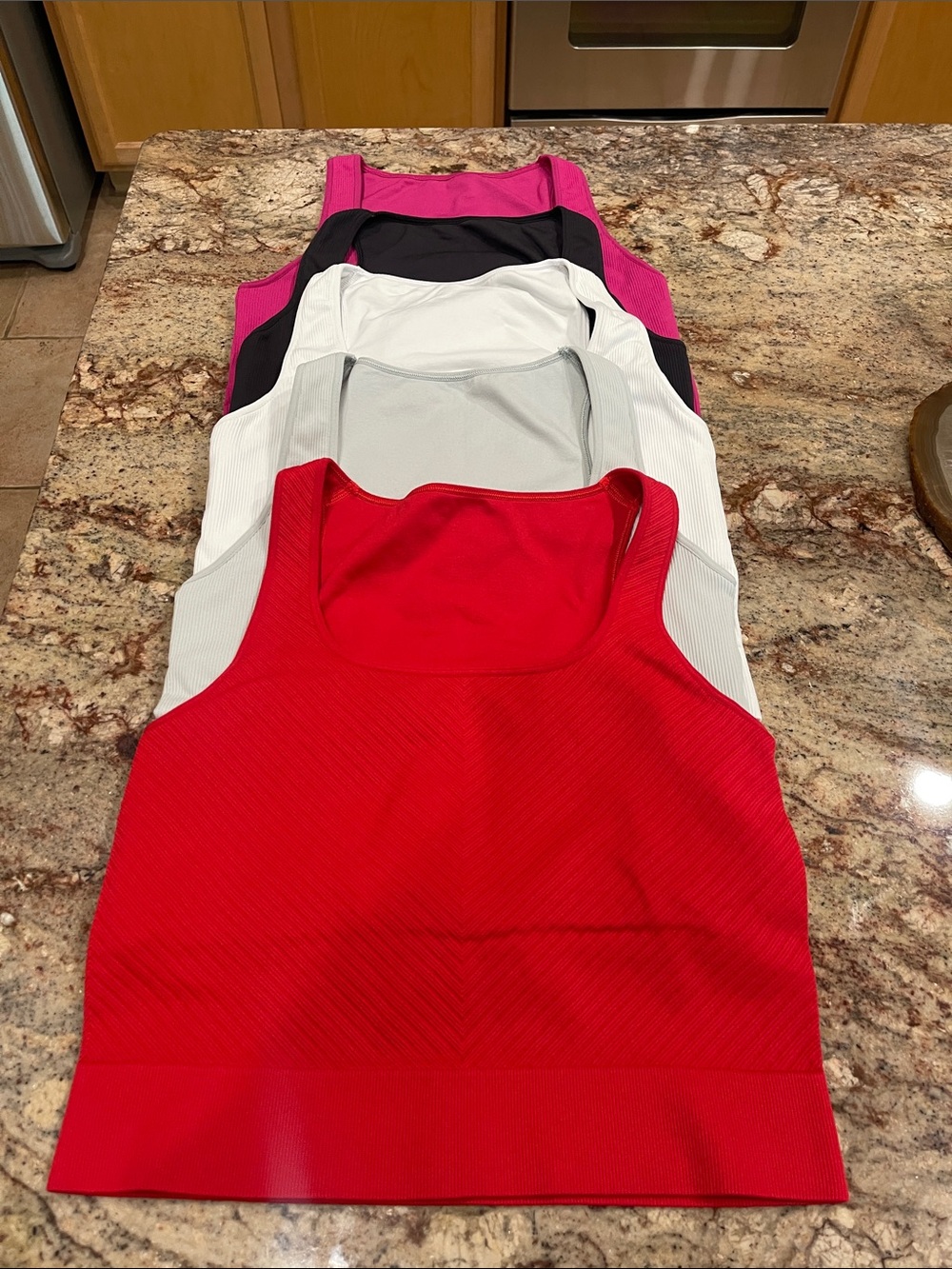 D&G Women’s Red Ribbed Tank Top set of 5 - M